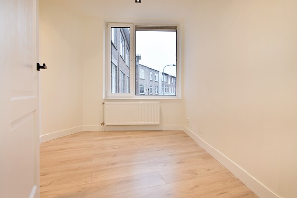 Medium property photo - Van Musschenbroekstraat 81, 2522 AJ Den Haag